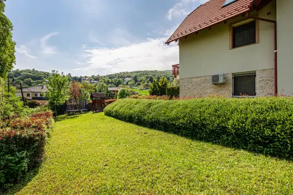 Eladó újszerű téglalakás, Budapest, XII. kerület 5 szoba 173 m² 349.9 M Ft