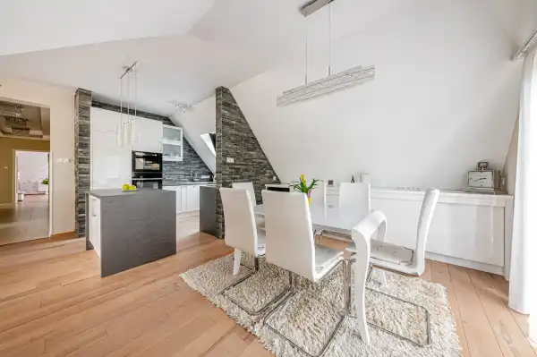 Eladó újszerű téglalakás, Budapest, XII. kerület 5 szoba 173 m² 299 M Ft