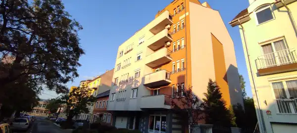Eladó újszerű téglalakás, Budapest, XIV. kerület 1+1 szoba 50 m² 72.747 M Ft