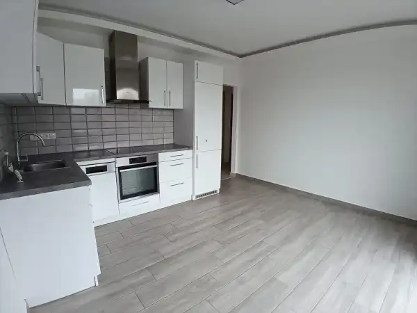 Eladó újszerű téglalakás, Győr 1+1 szoba 47 m² 59.9 M Ft