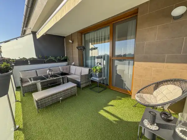 Eladó újszerű téglalakás, Székesfehérvár 2 szoba 63 m² 98 M Ft