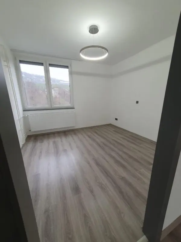 Eladó újszerű téglalakás, Tatabánya 2 szoba 55 m² 49.9 M Ft
