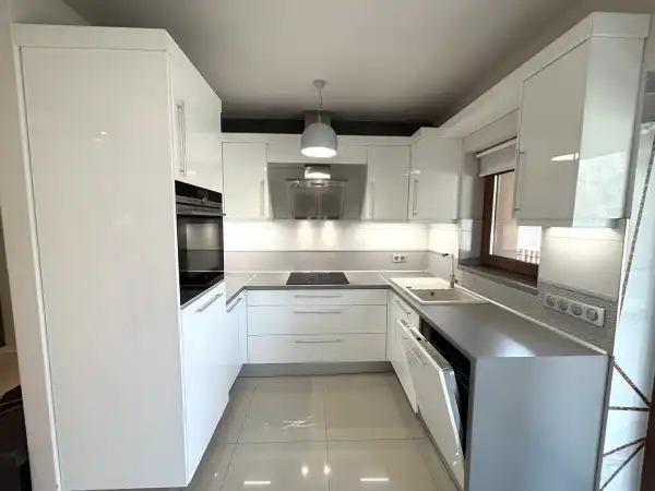 Eladó újszerű téglalakás, Vácrátót 3 szoba 2 m² 87.9 M Ft