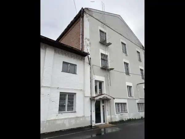 Eladó üzlet, Békéscsaba 1244 m² 200 M Ft