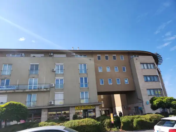 Eladó üzlet, Érd 1+1 szoba 27 m² 33 M Ft
