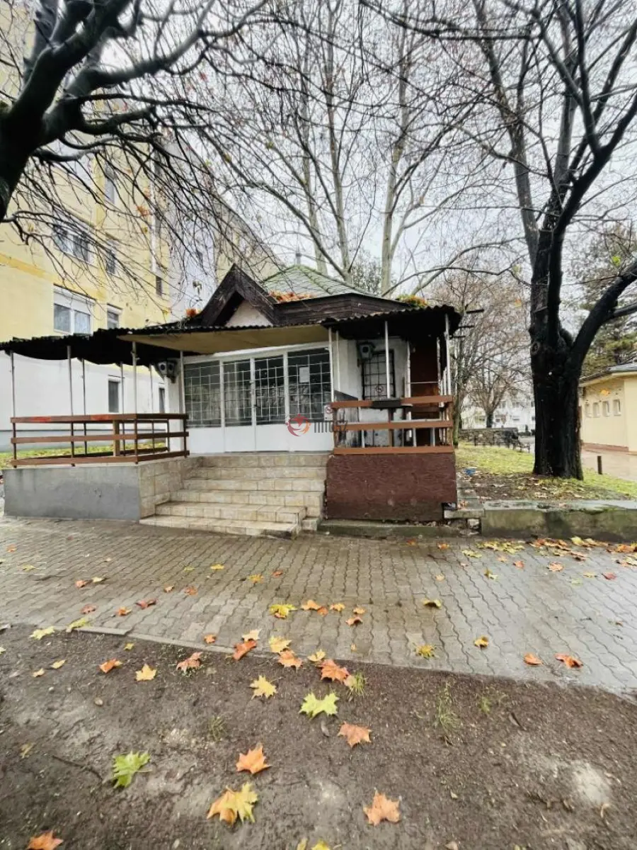 eladó üzlet, Komárom