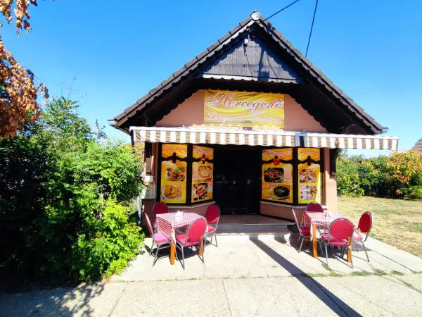 Eladó üzlet, Lánycsók 43 m² 17 M Ft