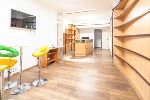 Eladó üzlet, Szeged 217 m² 185 M Ft + Áfa