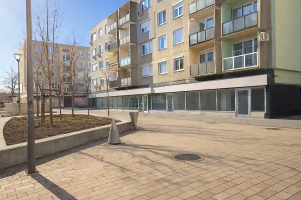 Eladó üzlet, Tatabánya 79 m² 79 M Ft