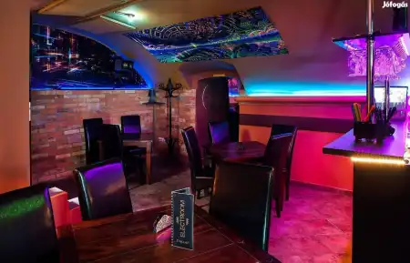 eladó üzlethelyiség utcai bejáratos, Budapest, VI. kerület