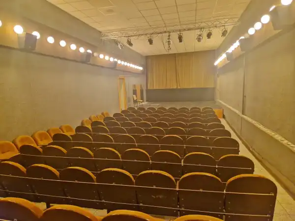 Eladó üzlethelyiség utcai bejáratos, Budapest, VII. kerület 5 szoba 351 m² 360.9 M Ft