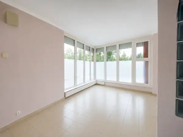 Eladó üzlethelyiség utcai bejáratos, Budapest, XIII. kerület 42 m² 68 M Ft