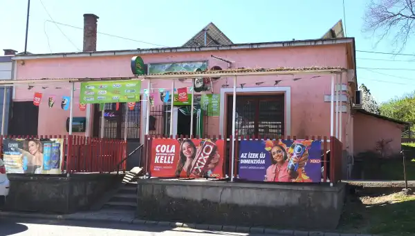 Eladó üzlethelyiség utcai bejáratos, Csécse 200 m² 24.6 M Ft