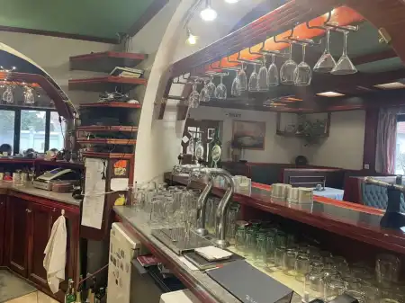 eladó vendéglátás, Cegléd