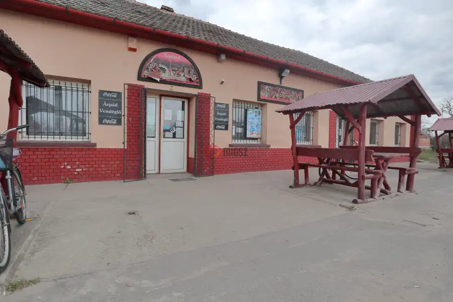 eladó vendéglátás, Ópusztaszer