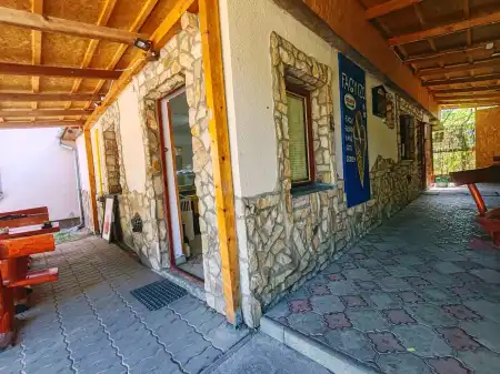 eladó vendéglátás, Szanda