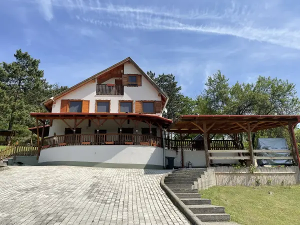 Eladó vendéglátás, Szomód 5 szoba 230 m² 105 M Ft