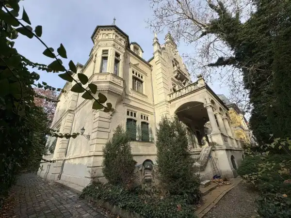 Eladó villa, Budapest, VI. kerület 20+6 szoba 1400 m² 2826.8 M Ft