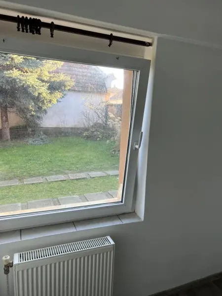 kiadó családi ház, Szomód