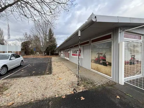 Kiadó csarnok, Békéscsaba 9 szoba 1760 m² 2.3 M Ft/hó + Áfa