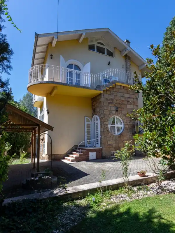 Kiadó ikerház, Budapest, II. kerület 6 szoba 220 m² 1.1 M Ft/hó