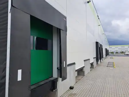 kiadó ipari ingatlan, Fót