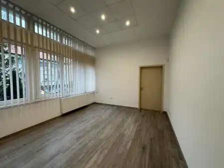 kiadó ipari ingatlan, Győr