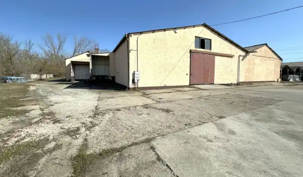 Kiadó ipari ingatlan, Szeged 1313 m² 1 M Ft/hó