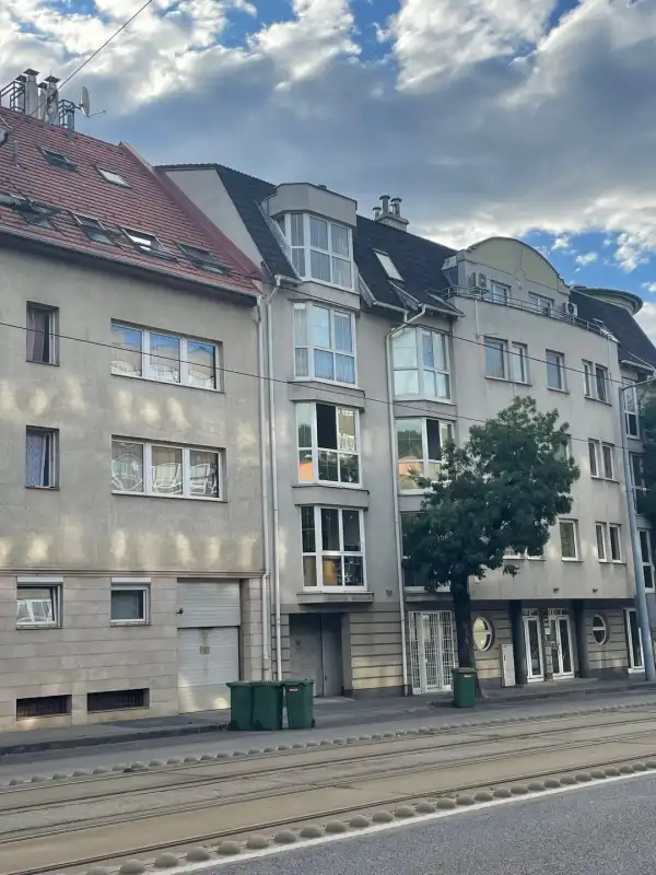 Kiadó iroda, Budapest, III. kerület 4 szoba 113 m² 452 E Ft/hó + Áfa