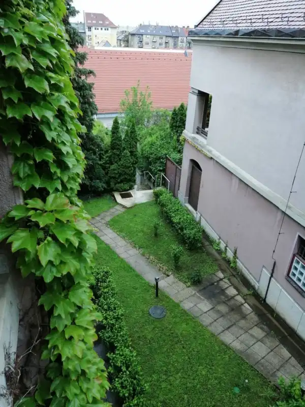 Kiadó iroda, Budapest, III. kerület 8 szoba 260 m² 1.1 M Ft/hó