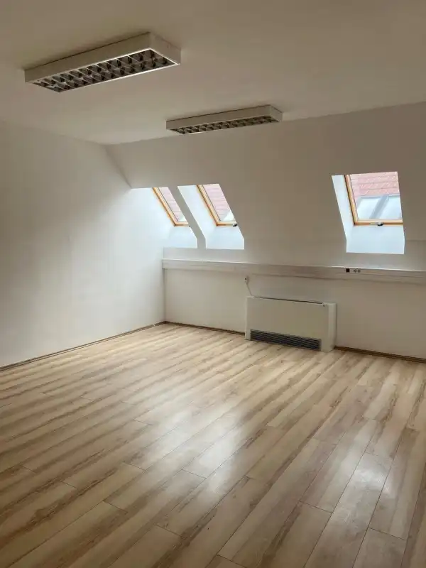 Kiadó iroda, Budapest, IV. kerület 3 szoba 85 m² 244 E Ft/hó