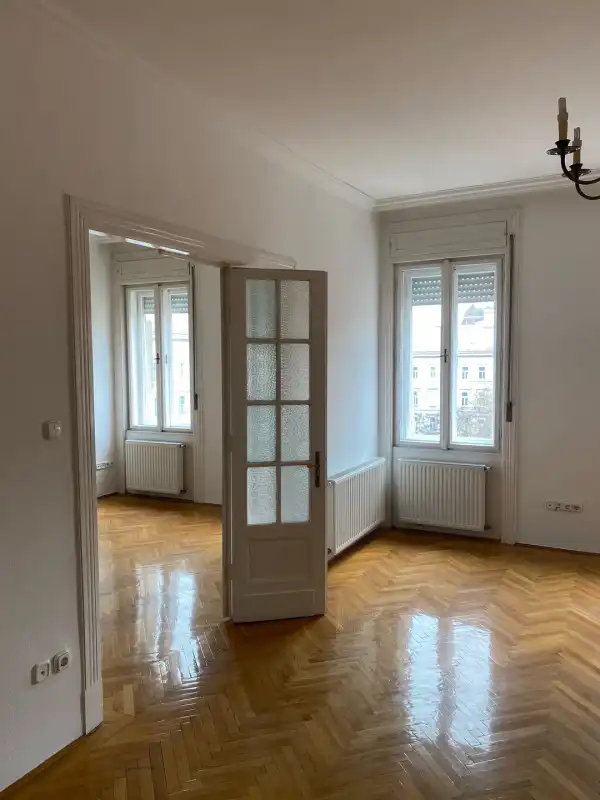 Kiadó iroda, Budapest, V. kerület 3 szoba 101 m² 56.56 M Ft/hó
