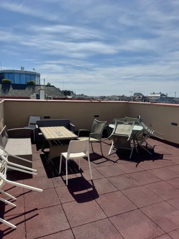 Kiadó iroda, Budapest, VI. kerület 18 szoba 910 m² 4.93 M Ft/hó + Áfa
