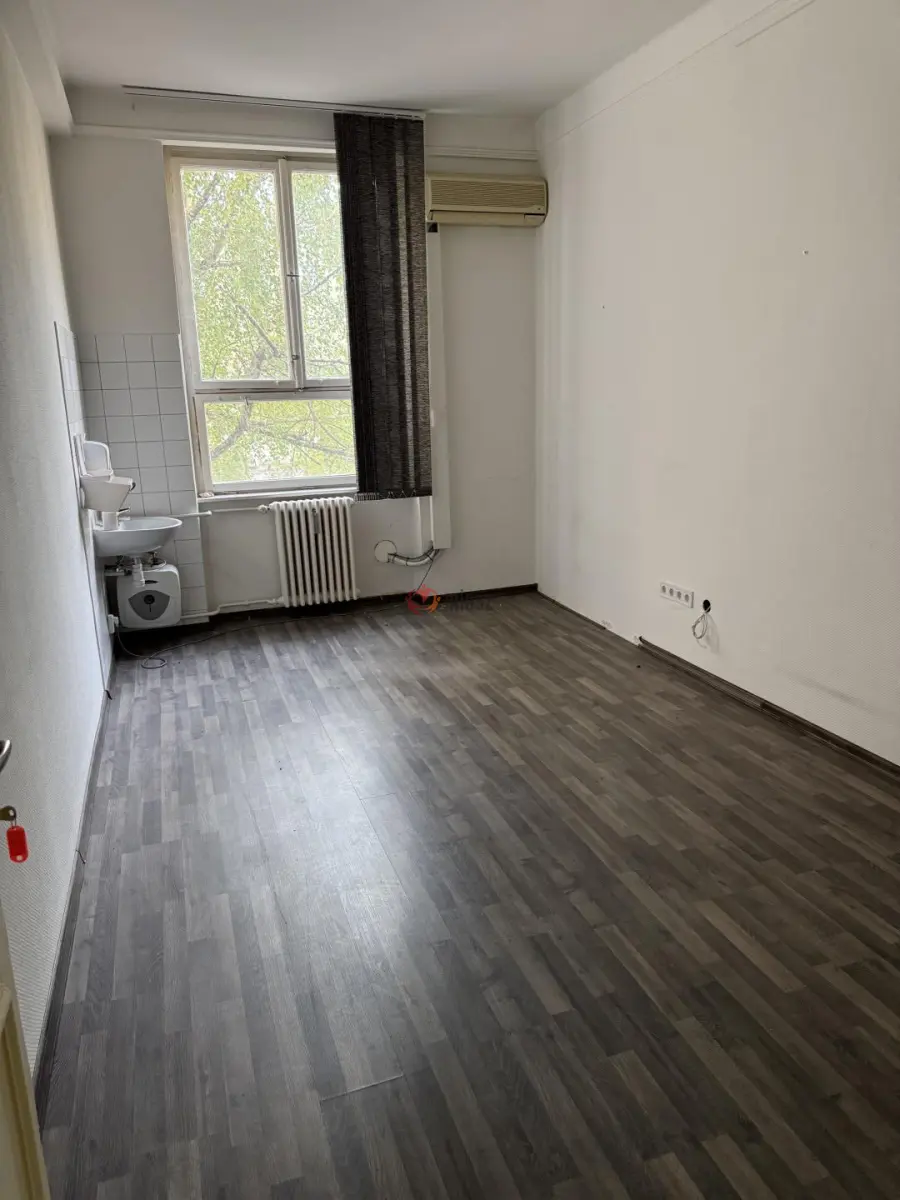 kiadó iroda, Dunaújváros