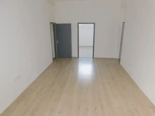 Kiadó iroda, Eger 4 szoba 77 m² 179 E Ft/hó