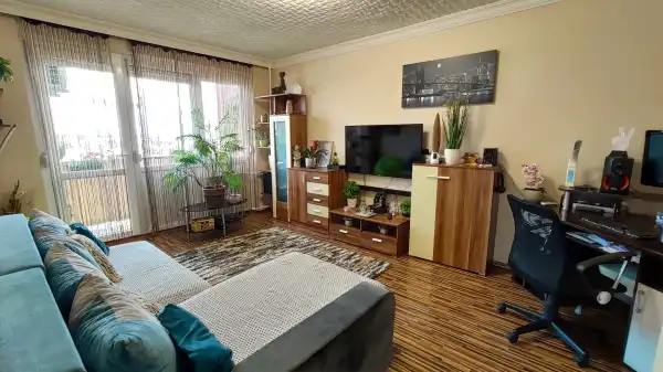 Kiadó panellakás, Győr 2+1 szoba 55 m² 180 E Ft/hó
