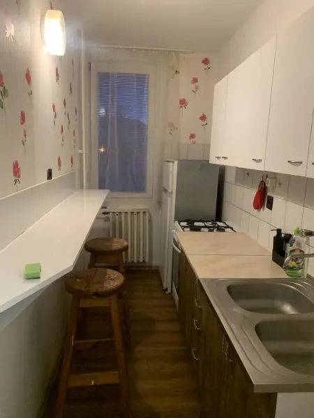 kiadó panellakás, Komárom
