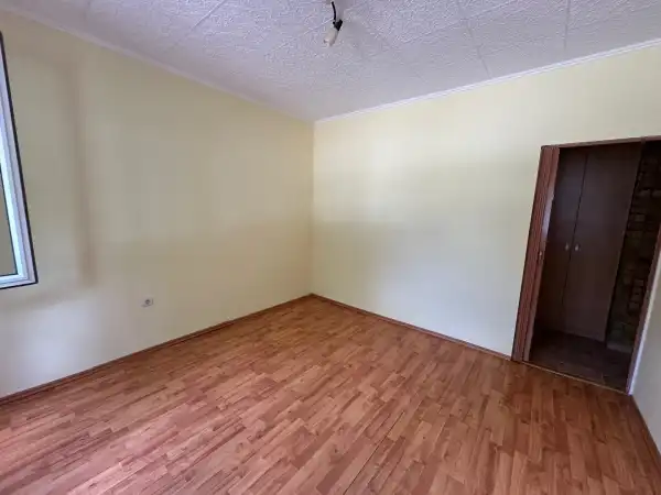 Kiadó panellakás, Paks 2 szoba 48 m² 120 E Ft/hó