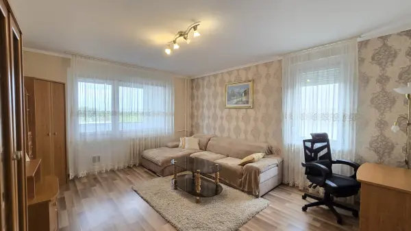 Kiadó panellakás, Paks 2+1 szoba 60 m² 170 E Ft/hó