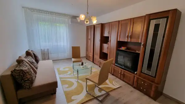 Kiadó panellakás, Paks 2 szoba 51 m² 180 E Ft/hó