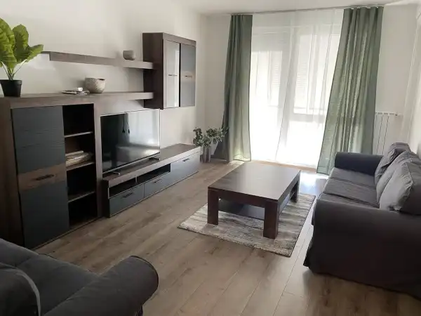 Kiadó panellakás, Paks 3 szoba 64 m² 338 E Ft/hó