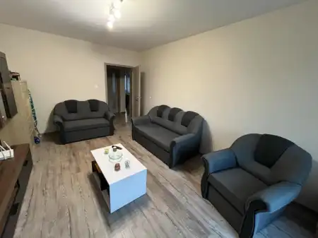 kiadó panellakás, Paks