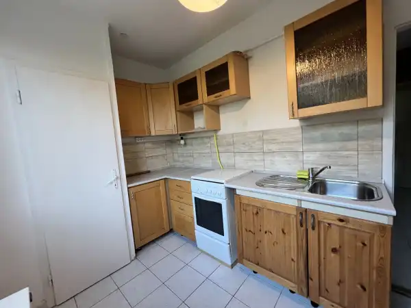 Kiadó panellakás, Székesfehérvár 2 szoba 57 m² 160 E Ft/hó