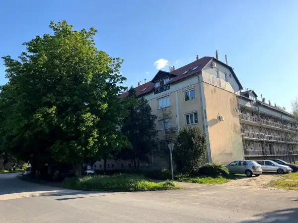 Kiadó panellakás, Tata 2+1 szoba 64 m² 195 E Ft/hó