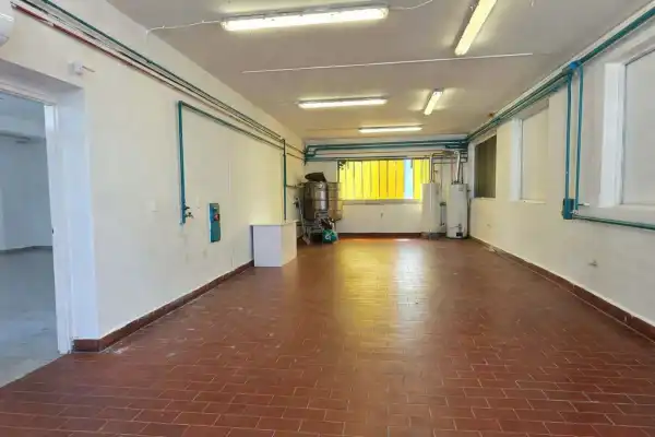 Kiadó raktár, Taksony 216 m² 330 E Ft/hó