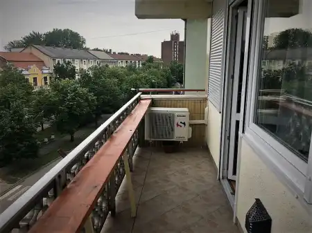 kiadó téglalakás, Békéscsaba