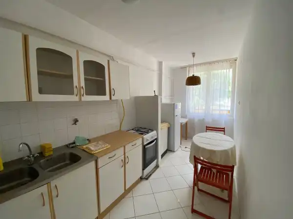 Kiadó téglalakás, Békéscsaba 2 szoba 75 m² 110 E Ft/hó