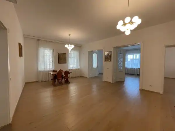 Kiadó téglalakás, Budapest, I. kerület 4 szoba 135 m² 1.57 M Ft/hó