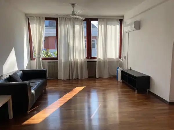 Kiadó téglalakás, Budapest, II. kerület 5+1 szoba 136 m² 400 E Ft/hó