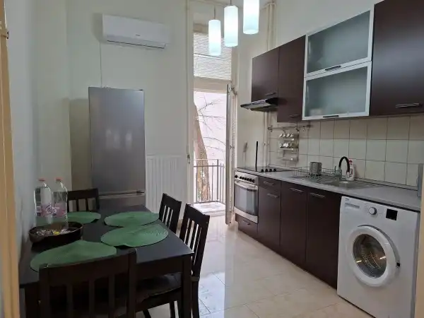 Kiadó téglalakás, Budapest, II. kerület 2 szoba 59 m² 300 E Ft/hó